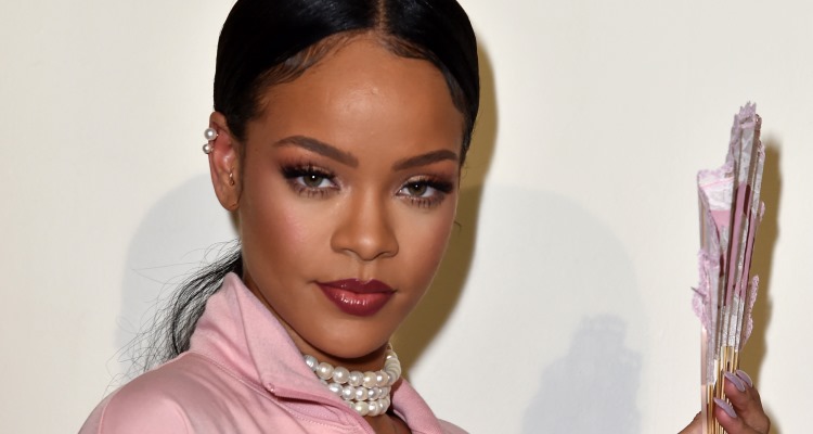 Top New Songs of Rihanna in 2016: Ending the Year on a High Note